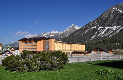 Passo del Tonale Hotel | Grand Hotel Miramonti