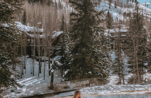 Vail Condo | Grand Hyatt|Relaxing Condo by the Creek w/reding nook and private deck