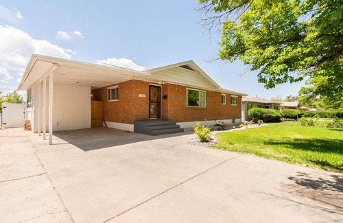 Grand Junction House | Grand Junction House near Colorado Mesa University and St. Mary's Hospital.