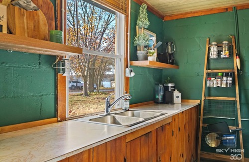 Wyandotte Cabin | Grand Lake Fishing Cabin Dock/Ramp late checkout