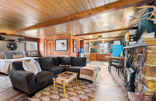 Wyandotte Cabin | Grand Lake Fishing Cabin Dock/Ramp late checkout