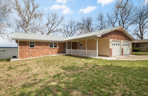 Grove House | Grand Lake Waterfront home 5 minutes to the boat launch!