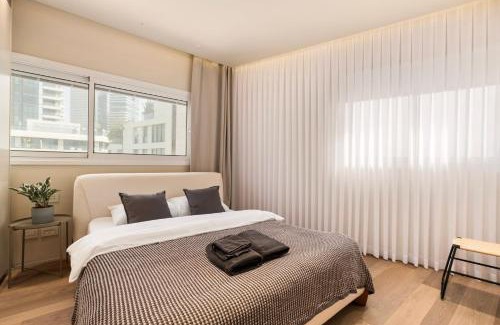 Tel Aviv Apartment | Grand Lapin Penthouse