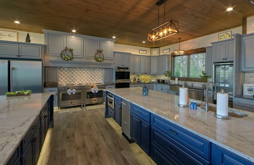 Pigeon Forge Cabin | Grand LeConte Lodge | 21BR Luxury Estate w/Pool, Theater, Arcade, Sleeps 96