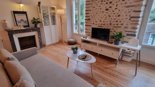 Centre Ville Apartment | Grand logement pour 10 - Proche Halles