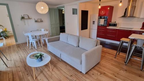 Centre Ville Apartment | Grand logement pour 10 - Proche Halles