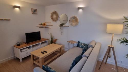 Centre Ville Apartment | Grand logement pour 10 - Proche Halles