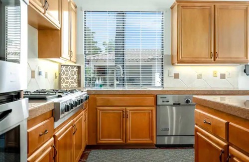 Fallbrook Villa | Grand Lux II - Luxury Resort Pool Villa - Close to Wineries, Beaches, Temecula