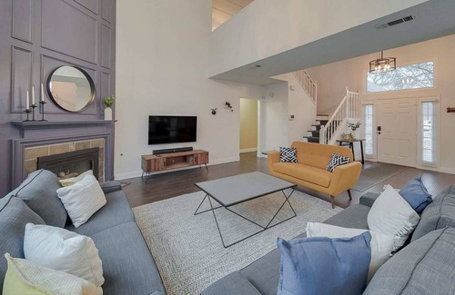 Grand Prairie House | Grand Luxurious High End House with Private Pool!