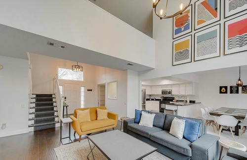 Grand Prairie House | Grand Luxurious High End House with Private Pool!