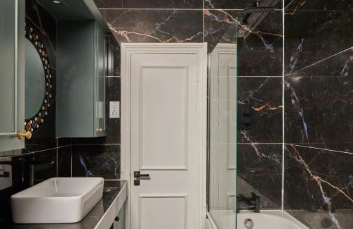 City of Westminster Apartment | Grand Mayfair Duplex - 3BD 3BA