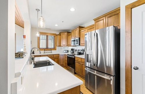 Banner Elk Condo | Grand Oaks RL6 -Mountain Views, Gated Resort, Indoor/Outdoor Pools and Hot Tub, Fitness Area, Fis.