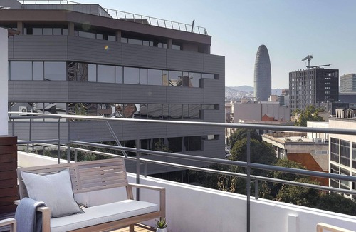 El Parc i la Llacuna del Poblenou Apartment | Grand Oasis | Bright 2 Bedroom in Poble Nou