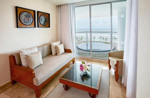 Playa Diamante Resort | Grand Ocean Breeze Acapulco