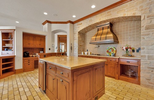 Suamico House | Grand on Longtail | Lazy River · Lake · Luxe Stay