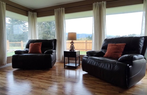 Amanda Park House | Grand Opening! 3-Bedroom Home- Close to Olympic National Park and Lake Quinault