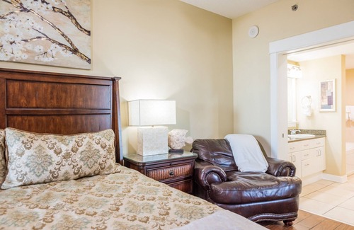 Panama City Beach Hotel | GRAND PANAMA BEACHFRONT, 1st FLOOR DIRECT TO BEACH, 2 HEATED POOL & PET-FRIENDLY