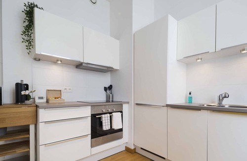 Lower Town Apartment | Grand Place Design Residence