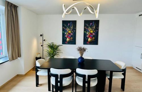 Lower Town Apartment | Grand Place View - 2bd - Exclusive Apartment