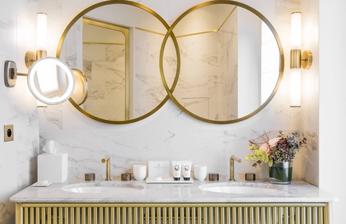 Champs-Elysees Hotel | Grand Powers