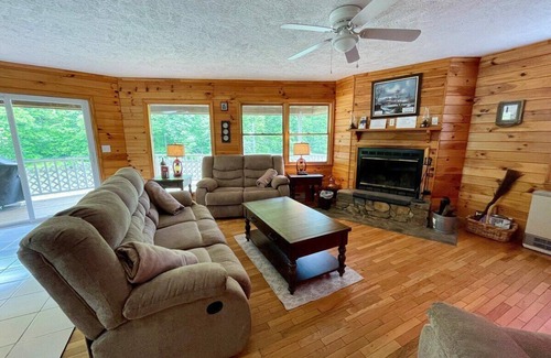 Crumpler House | Grand River Lodge - Crumpler, NC