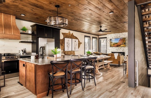 Sevierville Cabin | Grand Smokies Getaway Sleeps 18~Pool, Theatre, Hot Tub, Water Park, Dog-Friendly
