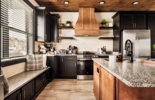 Sevierville Cabin | Grand Smokies Getaway Sleeps 18~Pool, Theatre, Hot Tub, Water Park, Dog-Friendly