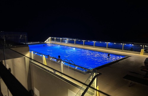 Negombo Apartment | Grand Sri Lounge studio apartment at Ocean Breeze Hotel residence Negombo. n