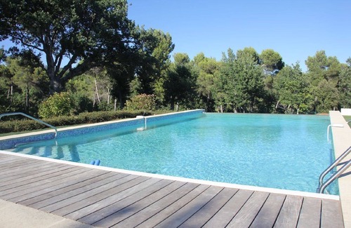 Peypin-d'Aigues Apartment | Grand Studio 45 m2 with swimming pool Luberon