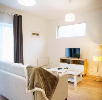 Saint-Quentin Apartment | Grand studio avec Parking 2pers