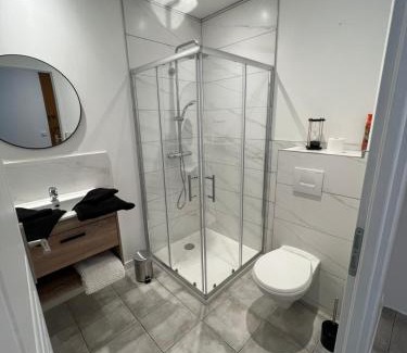 Auch Apartment | Grand studio avec véranda et parking