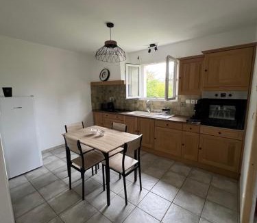 Auch Apartment | Grand studio avec véranda et parking