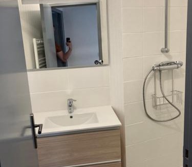 Cholet Apartment | Grand studio centre ville St Pierre