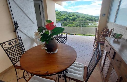 Le Carbet Apartment | grand studio en bas de villa avec vue sur mer