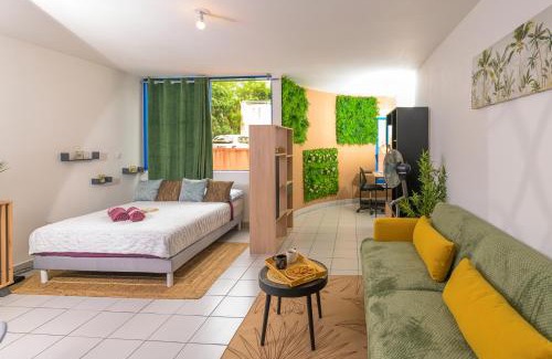 Sainte-Clotilde Apartment | Grand Studio Le Modern Jungle - Résidence Les Jacquiers