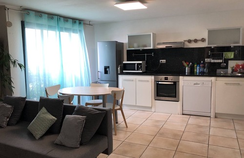 Aigues-Mortes Apartment | Grand Studio Tout Confort RDC