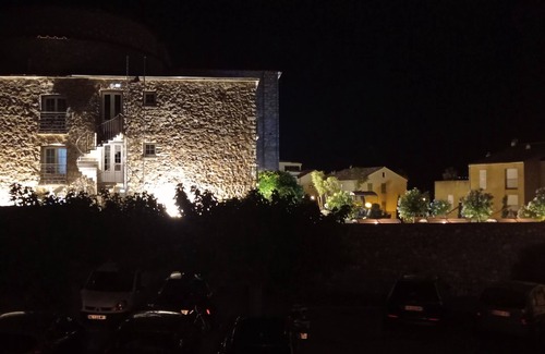 Calvi Apartment | Grand T3 Avec Terrasse Dans Résidence Calme Idéalement Située