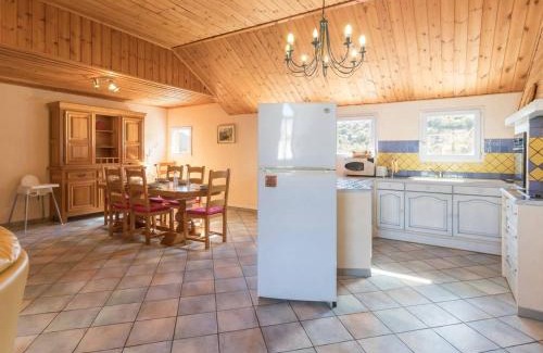 Briancon Apartment | Grand T4 à Briançon, 6 pers, proche télécabine, commerces, garage et casier à ski inclus - FR-1-330C-57