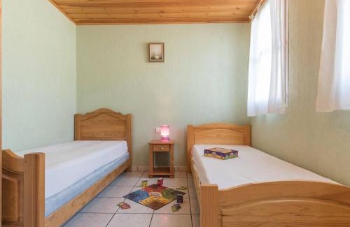 Briancon Apartment | Grand T4 à Briançon, 6 pers, proche télécabine, commerces, garage et casier à ski inclus - FR-1-330C-57
