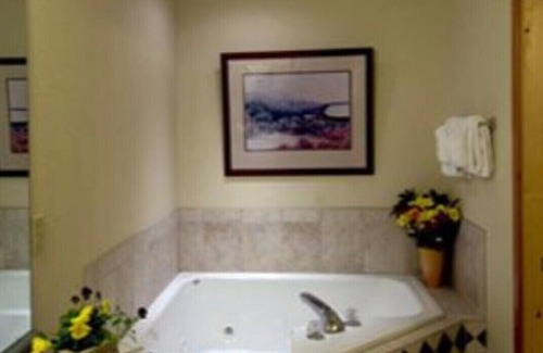 Four O'Clock Resort | Grand Timber Lodge 1BD Master
