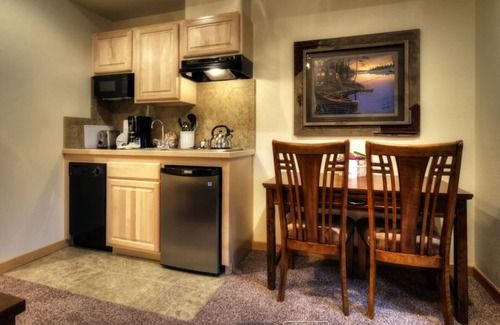 Four O'Clock Resort | Grand Timber Lodge Breckenridge 3/23 to 3/30 Ski-in/Ski-out 1-2-OR-3br