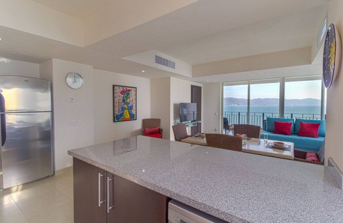South Hotel Zone Condo | Grand Venetian Puerto Vallarta Beachfront Condo