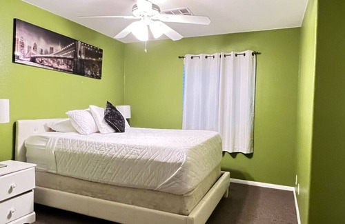 North Las Vegas House | Grand Villa-4room 7beds 3bath