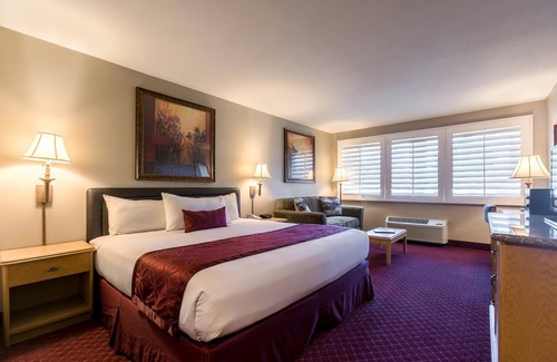 Simi Valley Hotel | Grand Vista Hotel