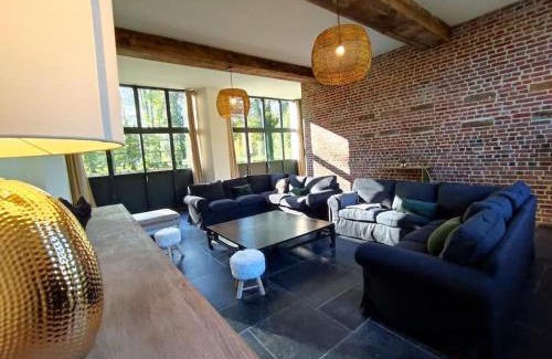 Saint-Jean-du-Cardonnay Villa | grande maison de campagne