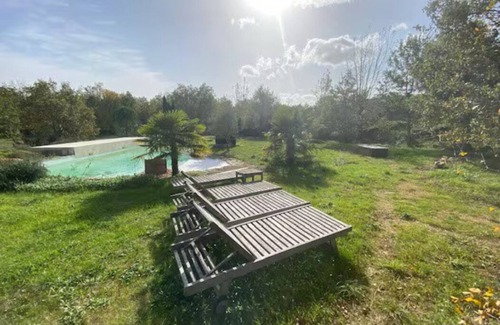 Escamps Cottage | Grande Maison Avec Piscine Chauffée au Clos Caché!
