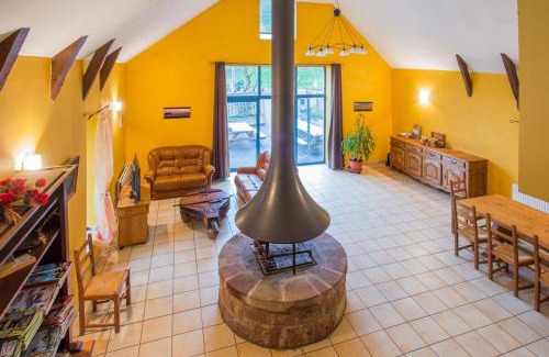 Saint-Come-d'Olt House | Grande maison conviviale à Saint-Côme-d'Olt avec jardin et cheminée