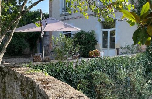 Juigne-sur-Sarthe House | Grande maison familiale, 5 chambres, jardin, proche 24 Heures du Mans et abbaye de Solesmes. - FR-1-410-427