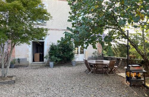 Juigne-sur-Sarthe House | Grande maison familiale, 5 chambres, jardin, proche 24 Heures du Mans et abbaye de Solesmes. - FR-1-410-427