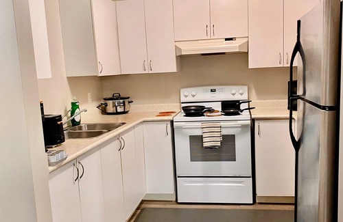 Grande Prairie Apartment | Grande Prairie 2 BR/1 BATH/Furnished/Patio & BBQ/24 hrs scrty camera/Free prking